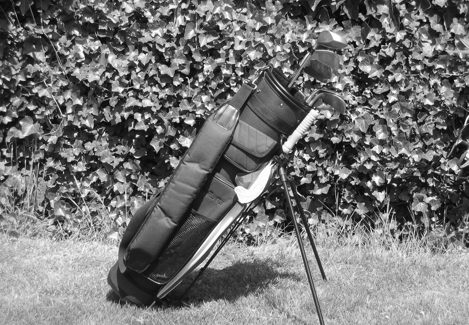 how to clean golf bag